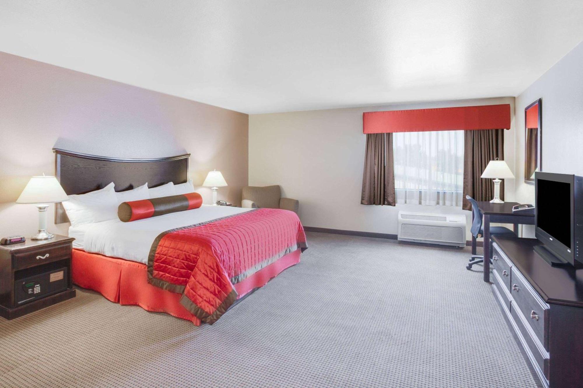 Hotel Baymont By Wyndham Wheeler Esterno foto